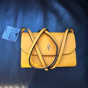 Simply Vera yellow cross body New